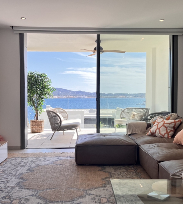 Resa Estates Ibiza apartment for sale te koop zeezicht sea views Cala gracio Living room .jpeg